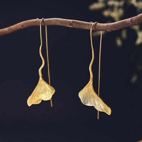 Jewelry - New 18k gold plated unique earrings